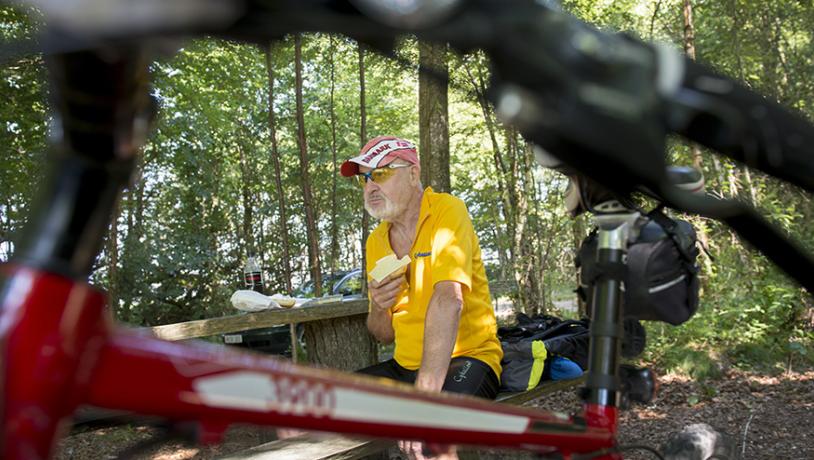 Madpakkepause på cykelturen 