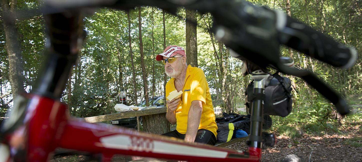 Madpakkepause på cykelturen 