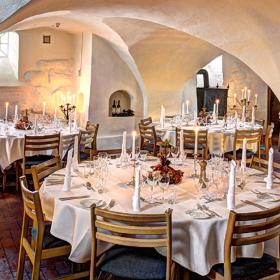 I Sønderskovs kælder ligger Restaurant Herregårdskælderen